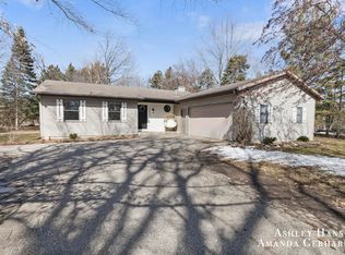 6857 Kuttshill Dr NE, Rockford, MI