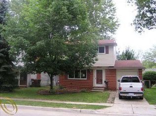 4923 Fletcher St, Wayne, MI 48184