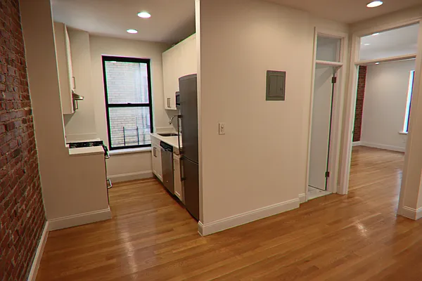 Rented by PMG Real Estate  | media 16