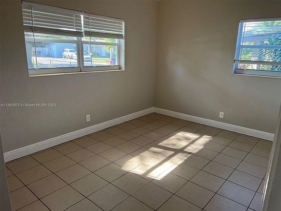 5th image of 711 Carolina Ave