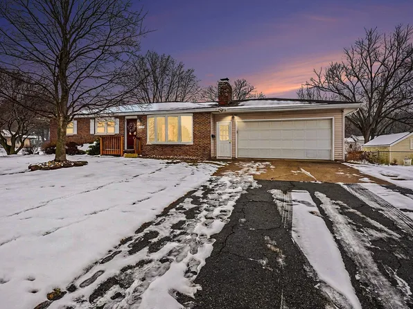 8539 Dolphin St, Portage, MI 49024