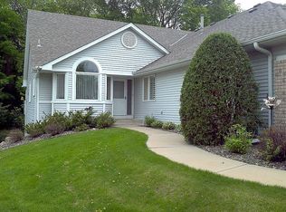 19562 Waterford Ct, Shorewood, MN 55331