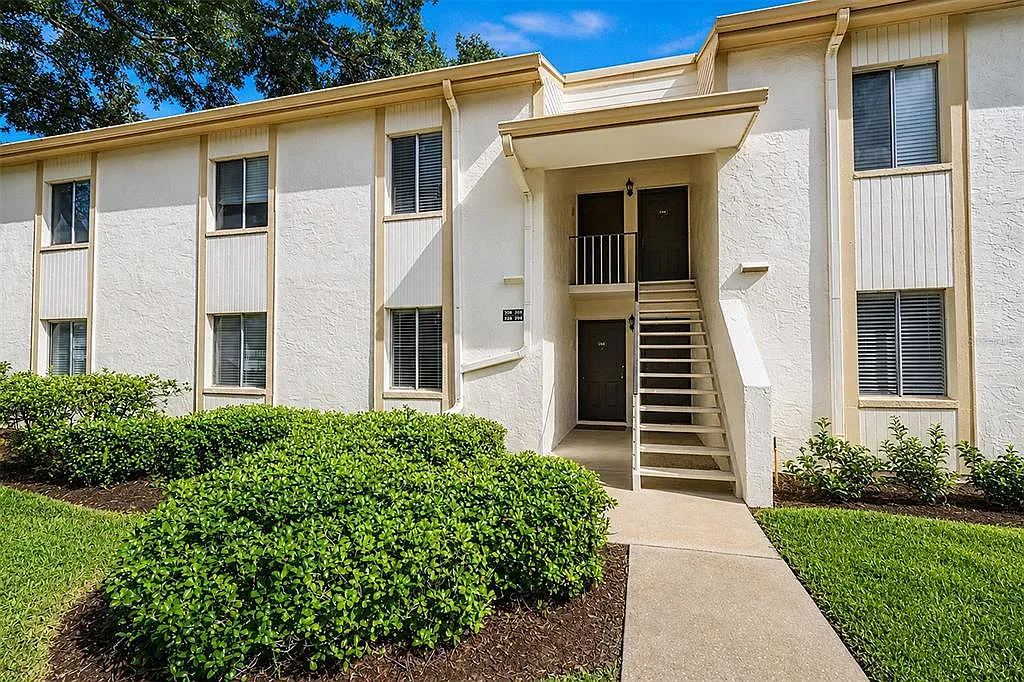 2 bed, 2.0 bath, 1054 sqft, $1,800 — Photo 1