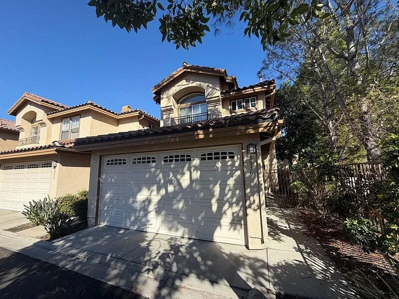 3 bed, 2.5 bath, 1534 sqft, $4,795 — Photo 2
