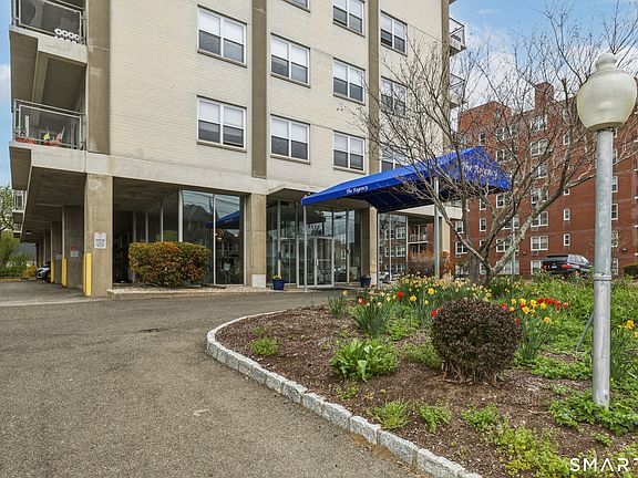 4th image of 2370 North Avenue #4C