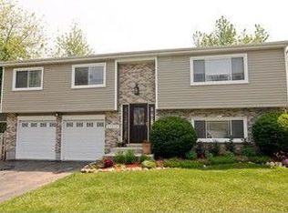 23539 N Cottage Rd, Lake Zurich, IL 60047