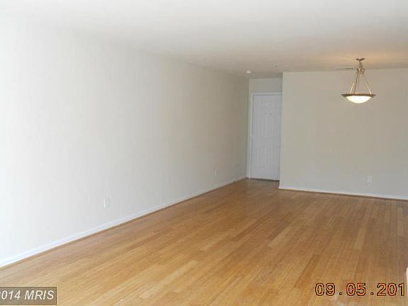 3rd image of 3176 Summit Square Dr #4-B8