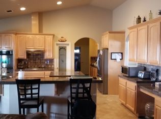 10625 Aster Rd, Oak Hills, CA 92344