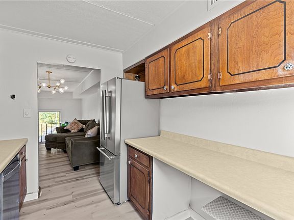 5th image of 104 Rivermont Ct