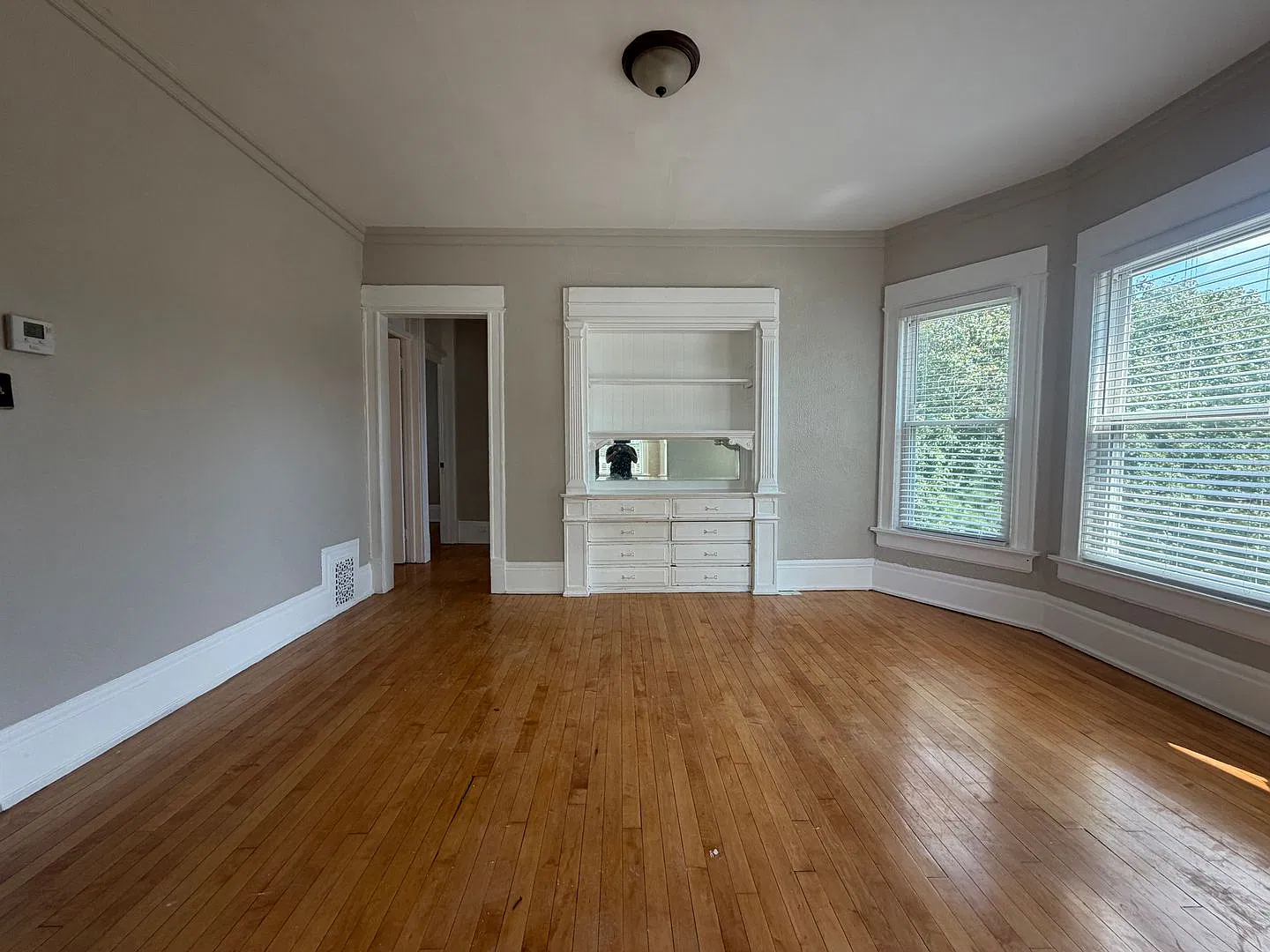 140 E Concordia Ave — Photo 2