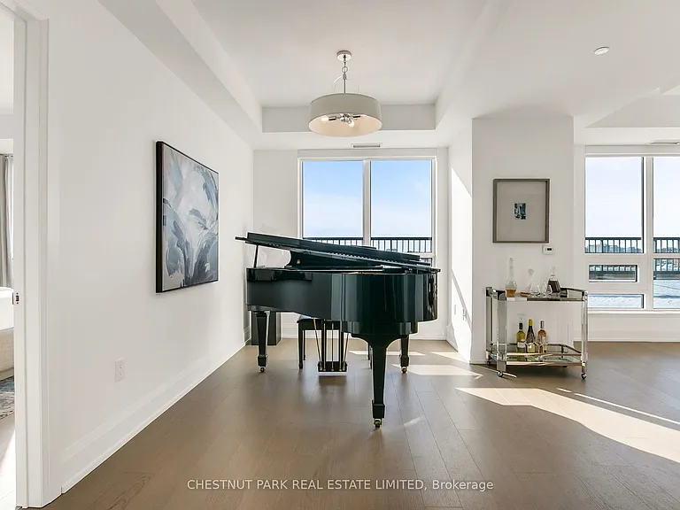 1700 Avenue Rd #Penthouse 706 — Photo 1