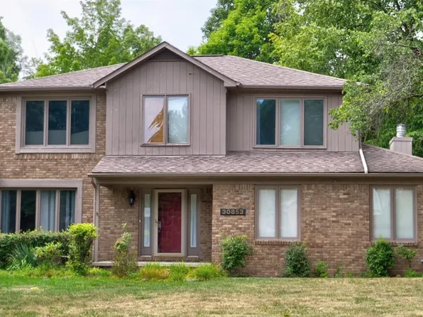 30853 Sudbury Ct, Farmington Hills, MI 48331
