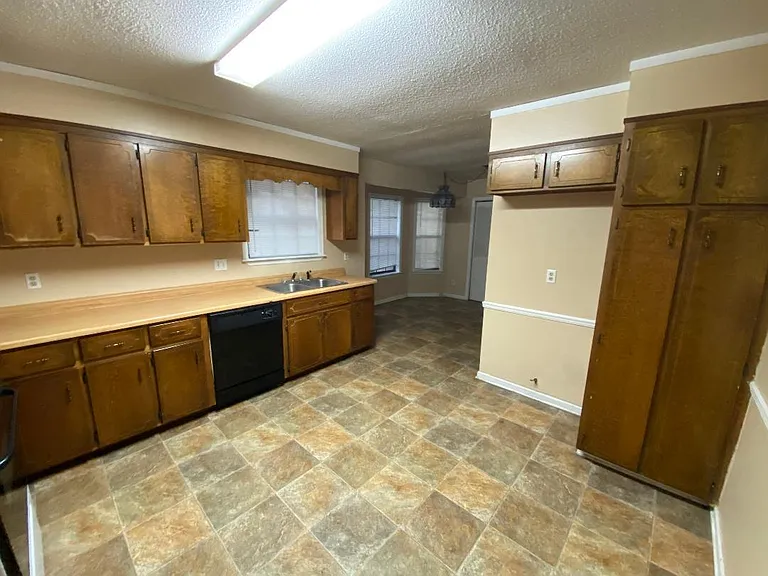 5282 Golf Dr — Photo 3