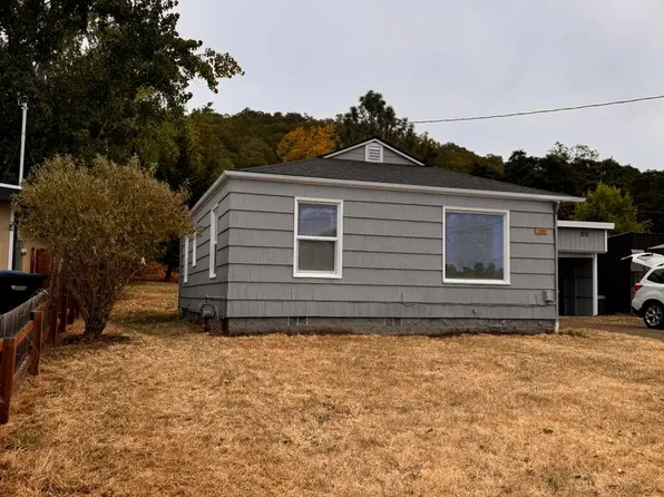 1533 NE Hollis St, Roseburg, OR 97470