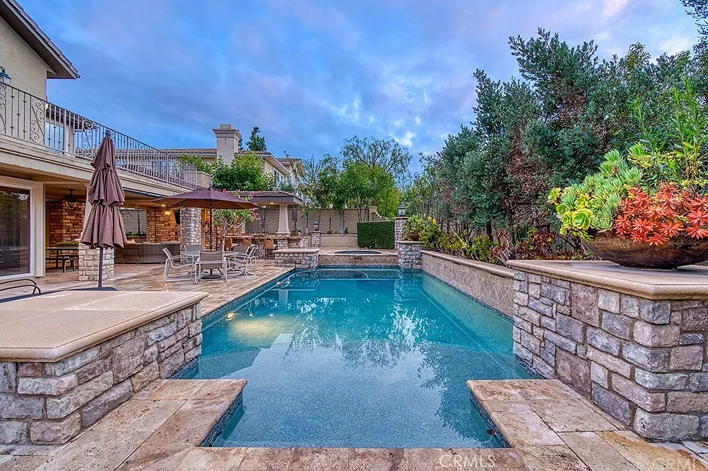 5 bed, 4.5 bath, 4231 sqft, $13,500 — Photo 4