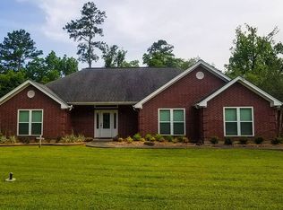 7609 Raintree Ln, Orange, TX 77630