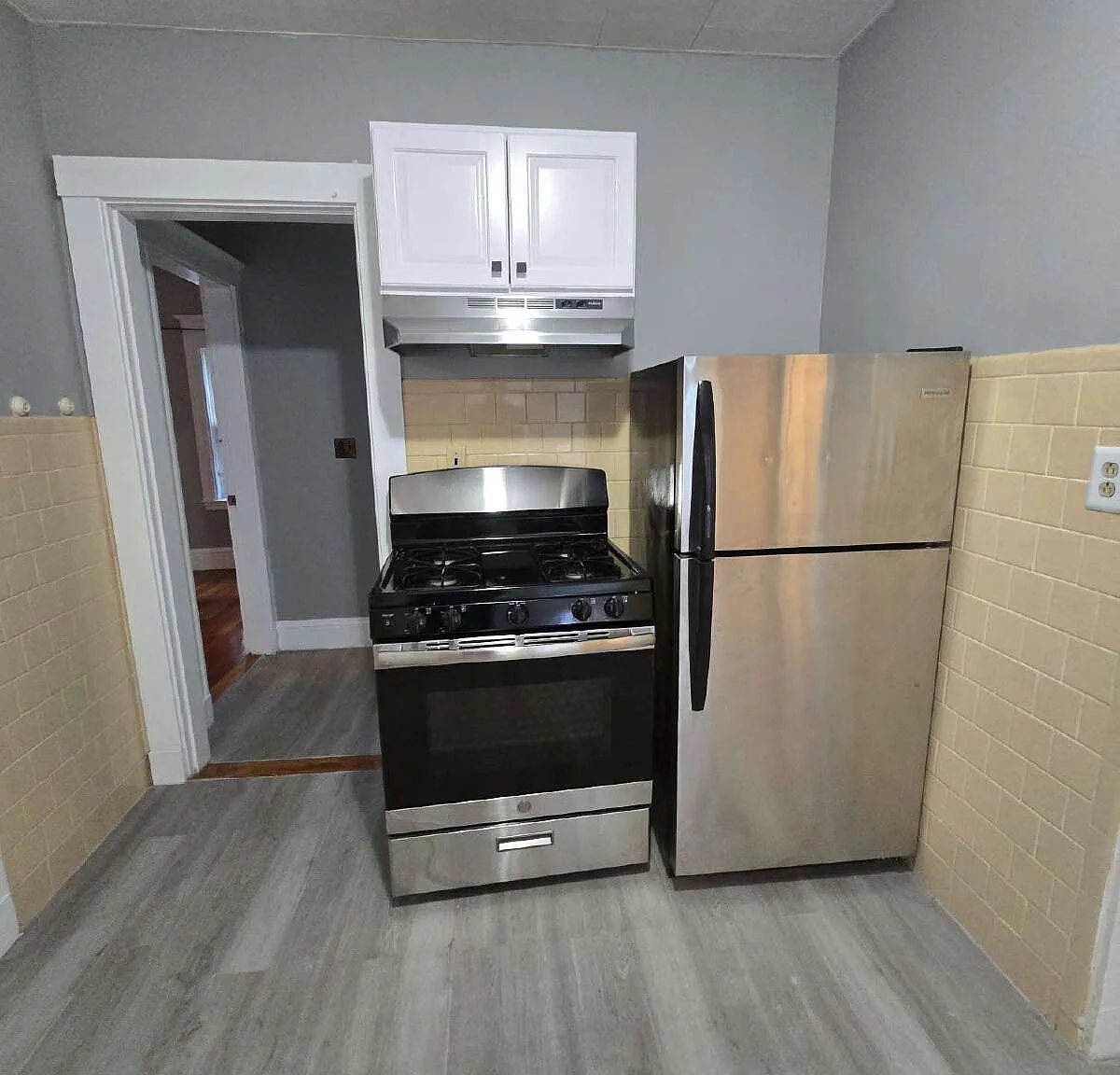 2 bed, 1100 sqft, $3,100 — Photo 2