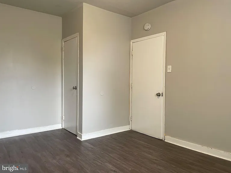 412 E Walnut Ln #3 — Photo 12