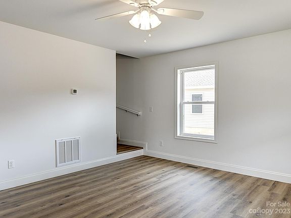 5th image of 373 Quinn Hill Ln #56