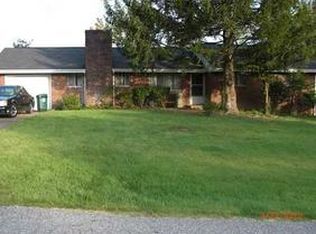 424 Lynnhaven Dr, Charleston, WV 25302