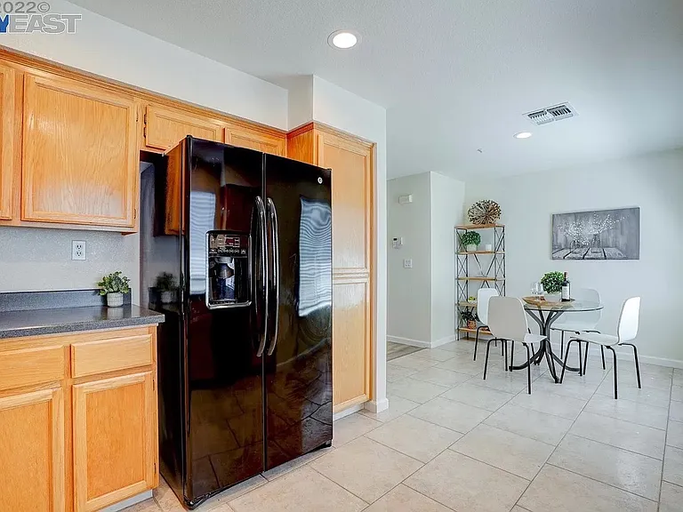 203 Swan Ct #203 — Photo 36