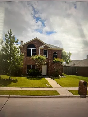 1004 Stanford Ln Photo 1