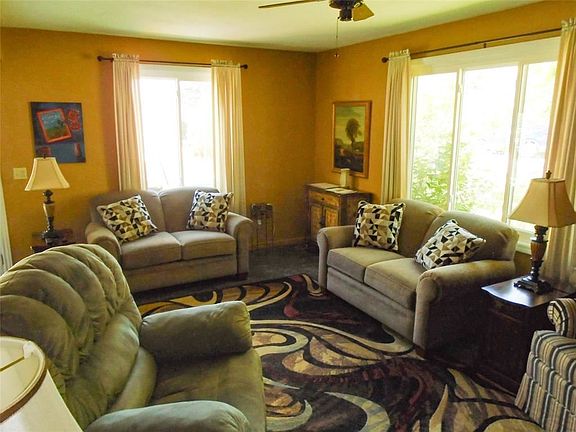 5th image of 1 Belair Dr