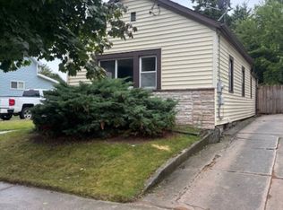 1314 S 17th St, Manitowoc, WI 54220
