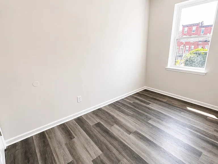 2519 N Mutter St — Photo 12