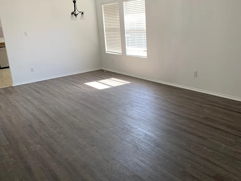 2701 Woodlake Pkwy — Photo 18