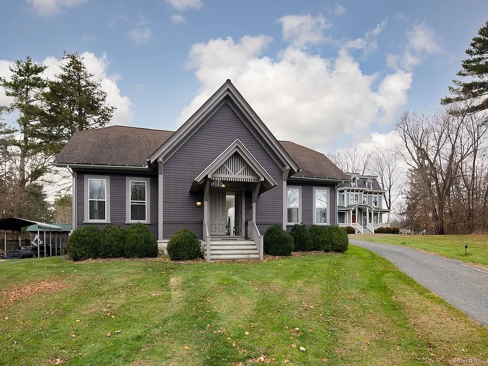 33 Sharon Rd