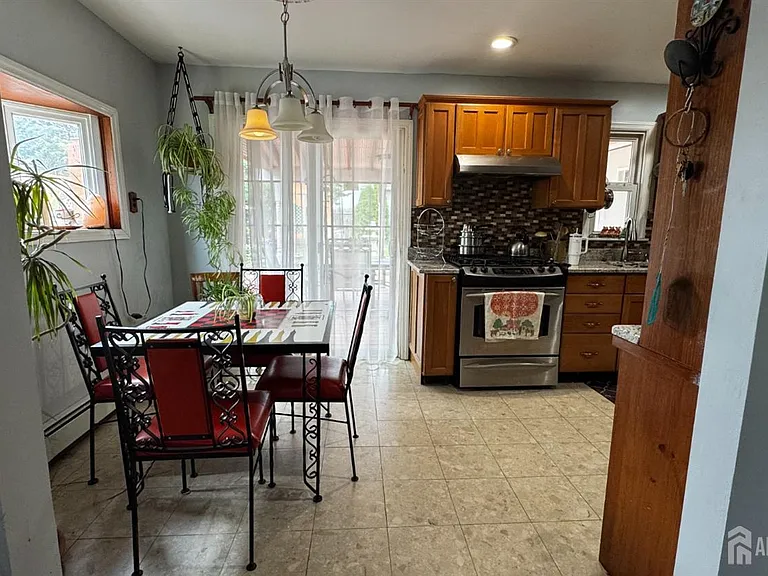 73 Hagaman St — Photo 6