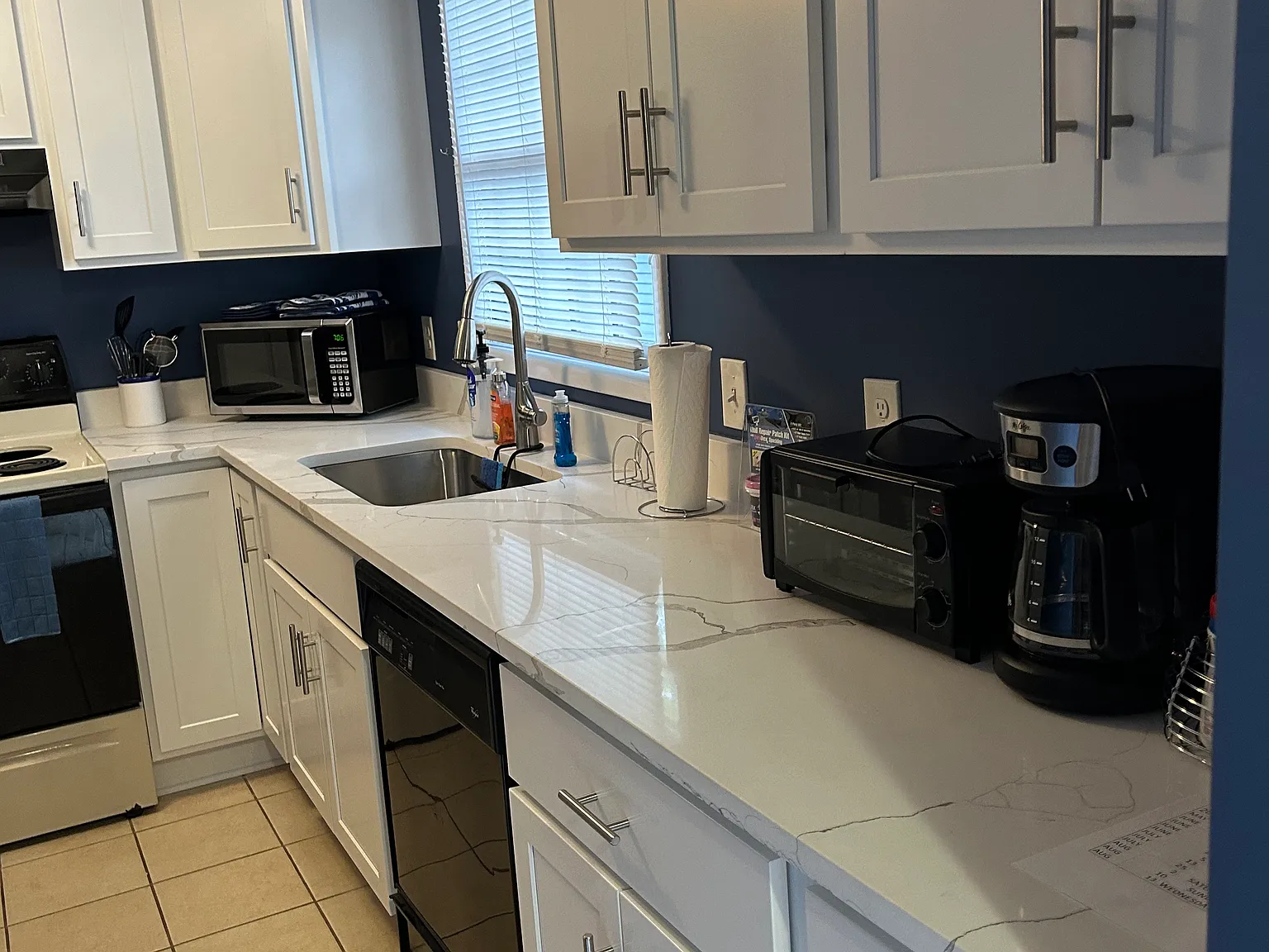 3 bed, 2.5 bath, 1500 sqft, $2,499 — Photo 2