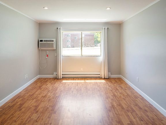3rd image of 9 Weld St APT 14