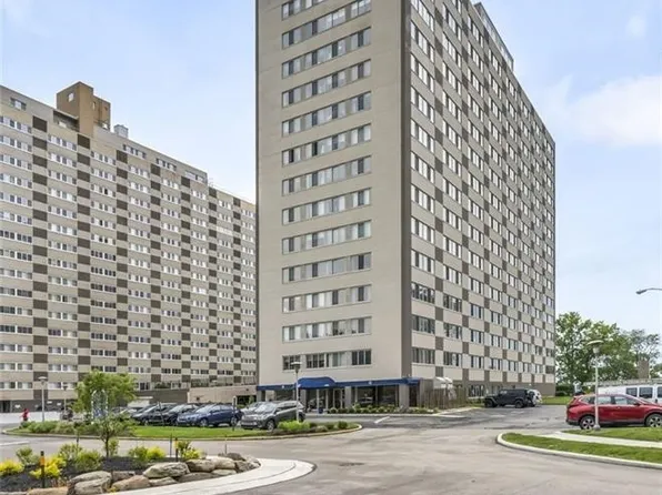 12520 Edgewater Dr APT 801, Lakewood, OH 44107