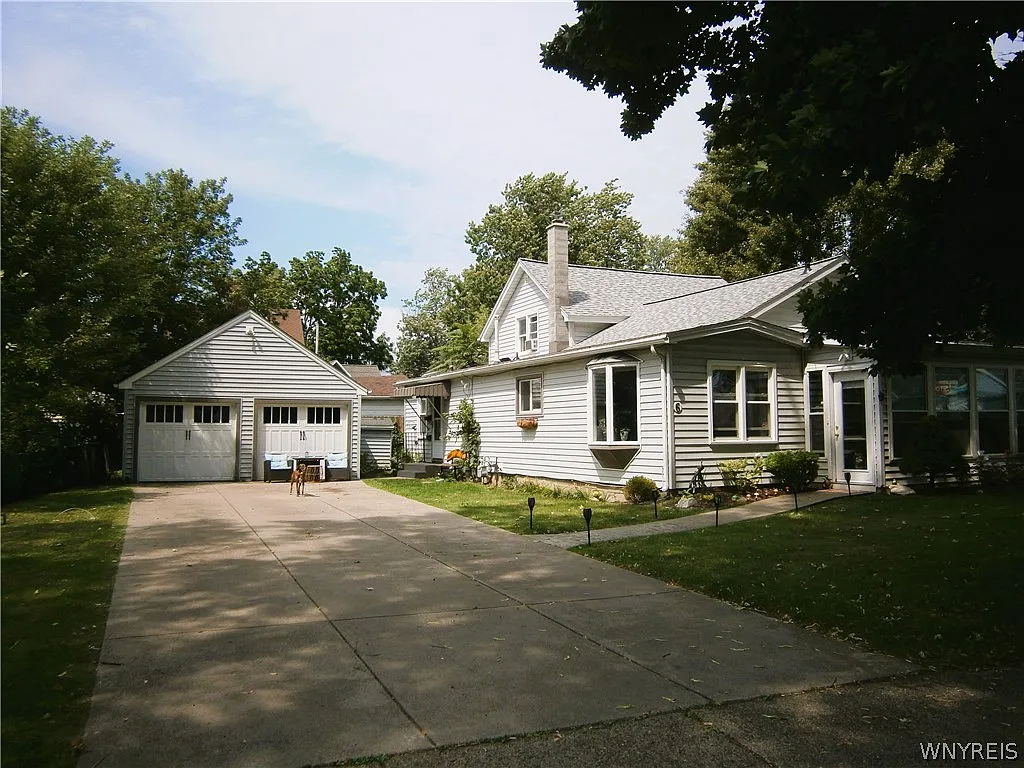 2 bed, 1.0 bath, 1200 sqft, $2,000 — Photo 2
