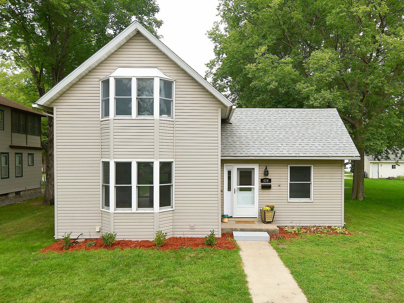 620 2nd St NW, Faribault, MN 55021 Zillow