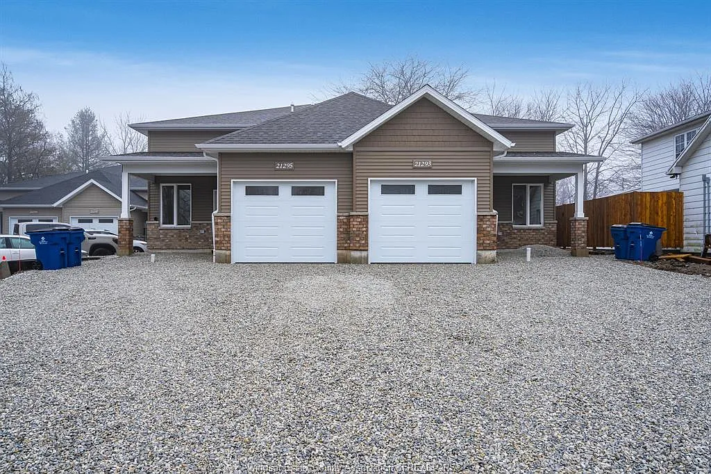 3 bed, $2,099 — Photo 1