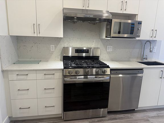 2nd image of 5748 Athlone St