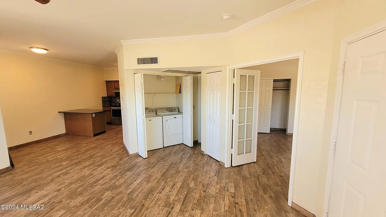 1 bed, 706 sqft, $999 — Photo 3