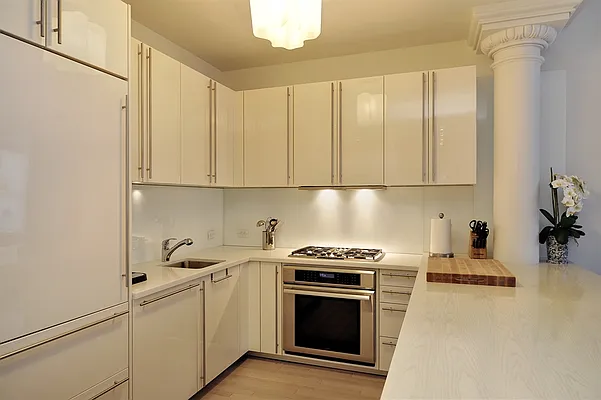 Sold by Corcoran | media 19