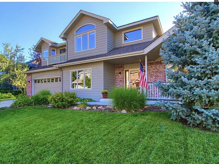 1130 Utica Cir — Photo 1