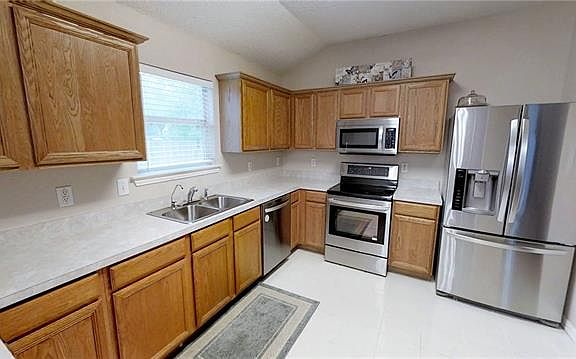 5th image of 532 La Reunion Ct
