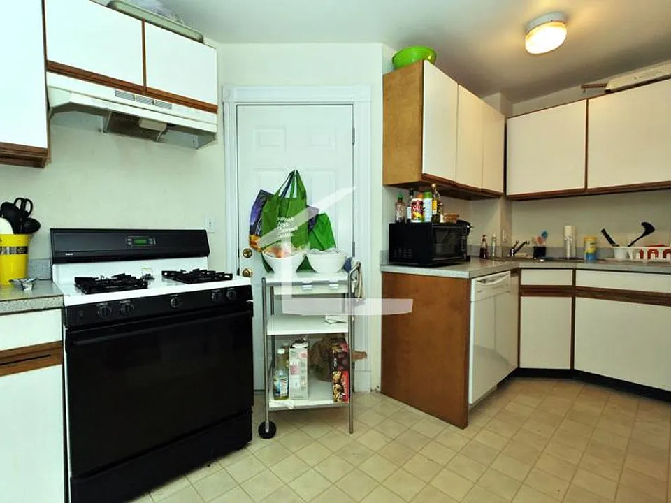 34 Linden St
