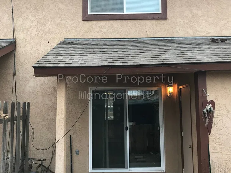 803 NW 2nd St — Photo 5