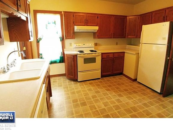 nice kitchen with updates