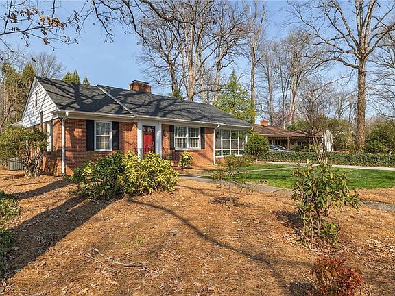 2nd image of 3704 Dogwood Dr