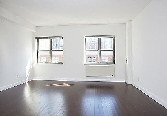 3rd image of 516 W 47th St APT N7d