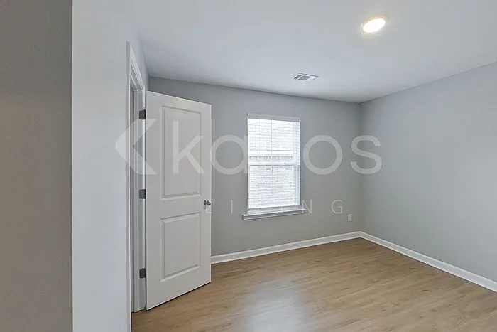657 June St — Photo 10