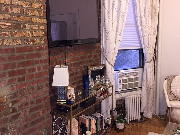 2nd image of 118 Macdougal St APT 16